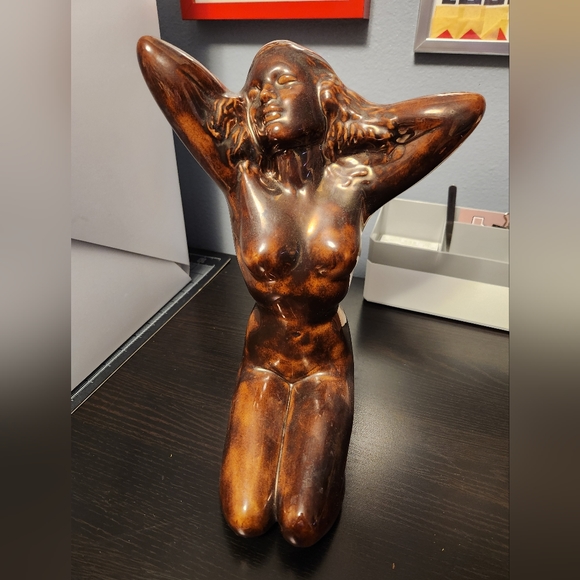 MCM Woman Statue - Picture 2 of 9